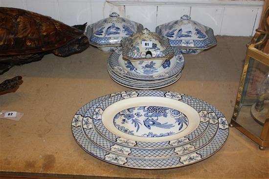 Blue & white dinner service